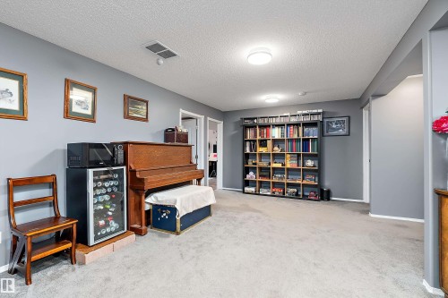 22 Meadowview Drive, Leduc, AB 