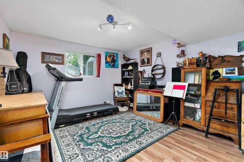 22 Meadowview Drive, Leduc, AB 
