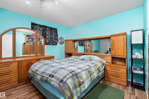 22 Meadowview Drive, Leduc, AB 