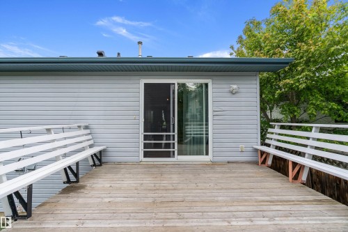 22 Meadowview Drive, Leduc, AB 