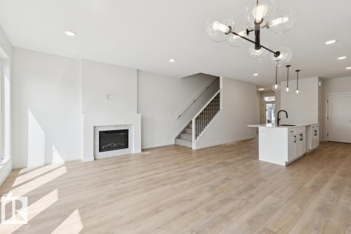 428 30 Street, Edmonton, AB 