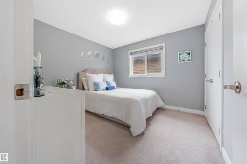 17009 62 St, Edmonton, AB 