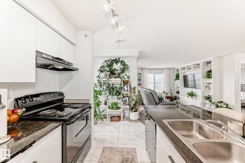 423 18126 77 Street, Edmonton, AB 