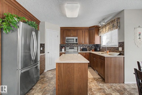 4113 36A Avenue Nw, Edmonton, AB 