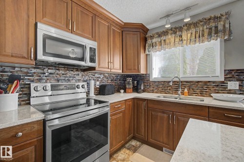 4113 36A Avenue Nw, Edmonton, AB 