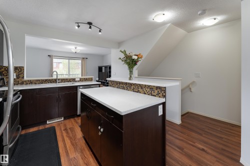 29 3751 12 Street, Edmonton, AB 