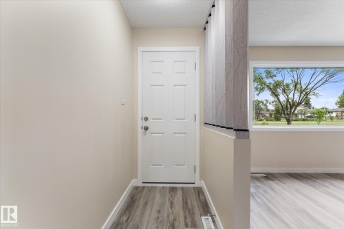 7311 137 Avenue, Edmonton, AB 