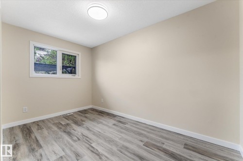 7311 137 Avenue, Edmonton, AB 