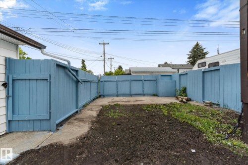 7311 137 Avenue, Edmonton, AB 