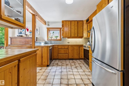 9655 87 Avenue, Edmonton, AB 