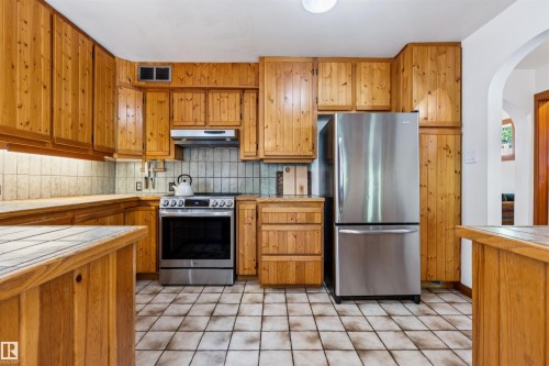 9655 87 Avenue, Edmonton, AB 