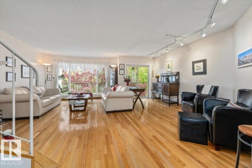 9808 108A, Fort Saskatchewan, AB - Indoor Photo Showing Living Room