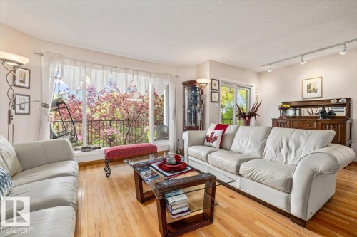 9808 108A, Fort Saskatchewan, AB - Indoor Photo Showing Living Room