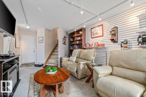 9808 108A, Fort Saskatchewan, AB - Indoor