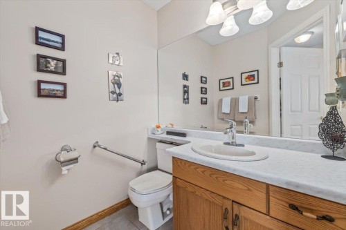 9808 108A, Fort Saskatchewan, AB - Indoor Photo Showing Bathroom