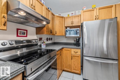 9808 108A, Fort Saskatchewan, AB - Indoor Photo Showing Kitchen With Stainless Steel Kitchen
