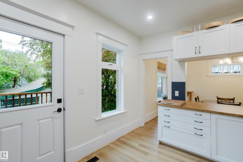 9929 88 Avenue, Edmonton, AB 
