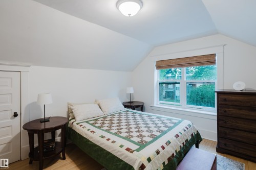 9929 88 Avenue, Edmonton, AB 