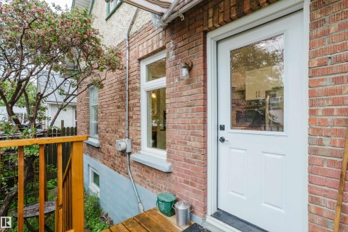 9929 88 Avenue, Edmonton, AB 