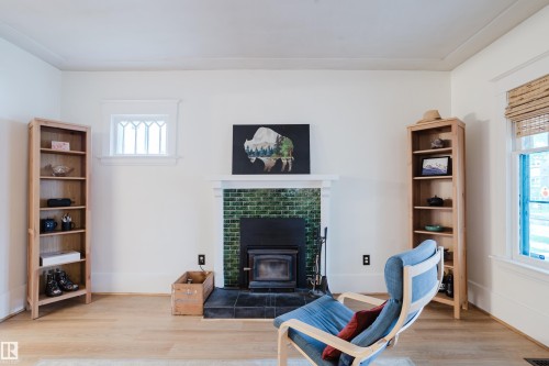 9929 88 Avenue, Edmonton, AB 