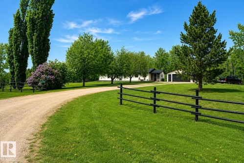 2508 TWP ROAD 513  Rural Parkland County, AB T7Y 3H8