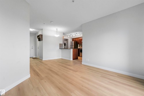 208 107 Watt Common, Edmonton, AB - Indoor Photo Showing Other Room