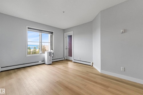 208 107 Watt Common, Edmonton, AB - Indoor Photo Showing Other Room