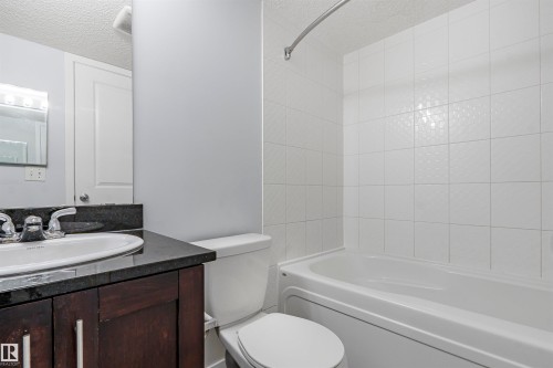 208 107 Watt Common, Edmonton, AB - Indoor Photo Showing Bathroom