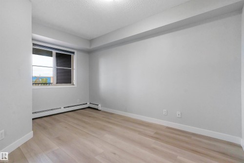 208 107 Watt Common, Edmonton, AB - Indoor Photo Showing Other Room
