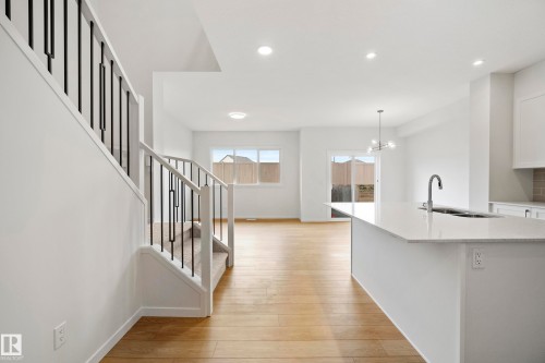 20731 24 Avenue, Edmonton, AB 
