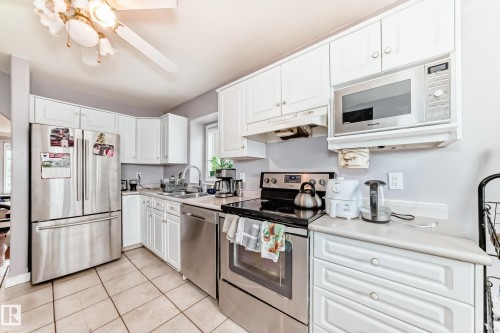 8317 160A Avenue, Edmonton, AB 