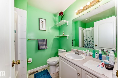 8317 160A Avenue, Edmonton, AB 