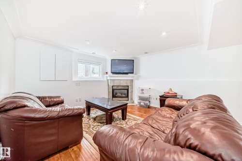 8317 160A Avenue, Edmonton, AB 