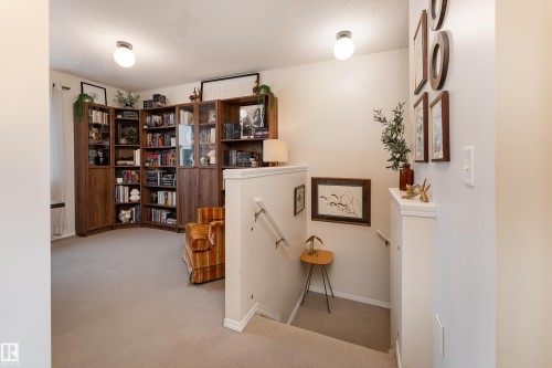 Stairway to second floor leading to loft area - 5964 South Terwillegar Boulevard, Edmonton, AB 