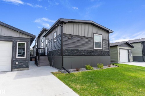 86 Meadowview Road  Morinville, AB T8R 2P7