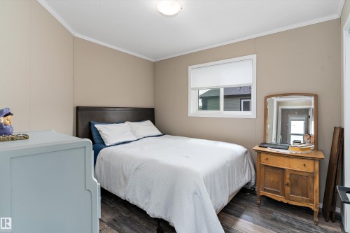 86 Meadowview Road, Morinville, AB - Indoor Photo Showing Bedroom