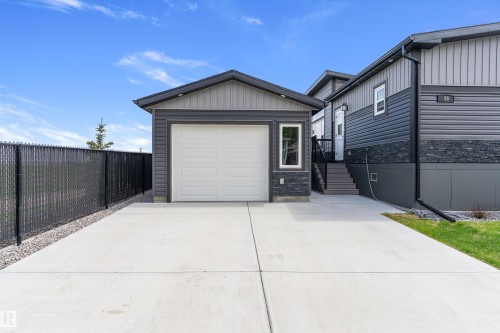 86 Meadowview Road, Morinville, AB - Outdoor