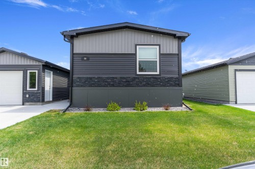 86 Meadowview Road, Morinville, AB - Outdoor With Exterior