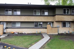227 Woodbridge Way Sherwood Park, AB T8A 3Y3