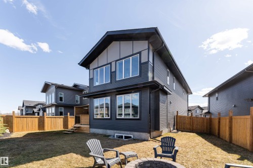 18 Kiwyck Link, Spruce Grove, AB 