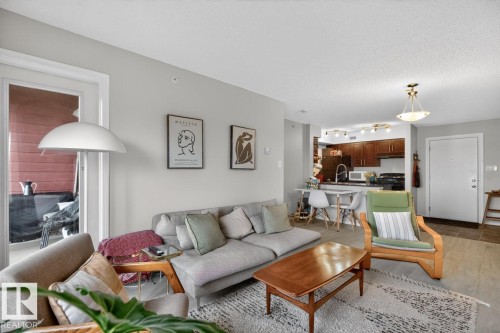 414 1060 Mcconachie Boulevard, Edmonton, AB - Indoor Photo Showing Living Room