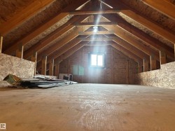 UPPER STORAGE/MEZZANINE.. - 