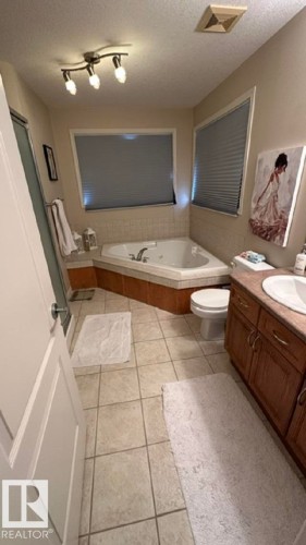 201 Foxboro Cove, Sherwood Park, AB 
