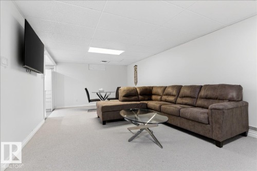 15736 133 Street, Edmonton, AB 