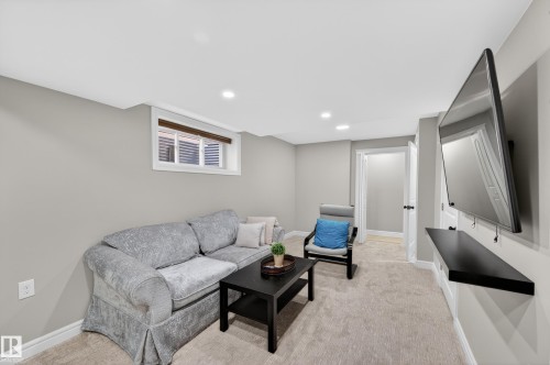 2619 12 Street, Edmonton, AB 