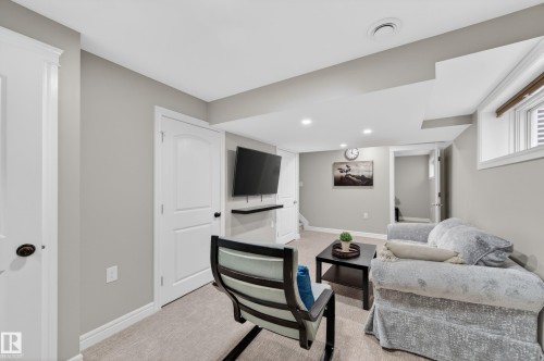 2619 12 Street, Edmonton, AB 