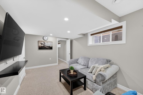 2619 12 Street, Edmonton, AB 