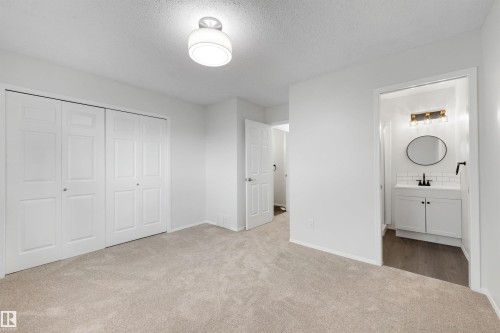 11815 8 Avenue, Edmonton, AB 