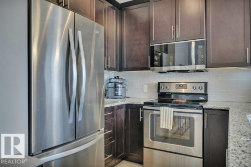 402 812 Welsh Drive Sw, Edmonton, AB - Indoor Photo Showing Kitchen