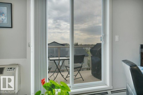 402 812 Welsh Drive Sw, Edmonton, AB - Indoor Photo Showing Other Room